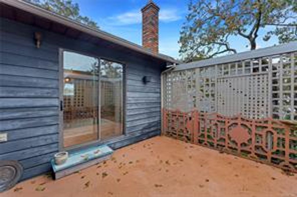 listing image 16042732205391