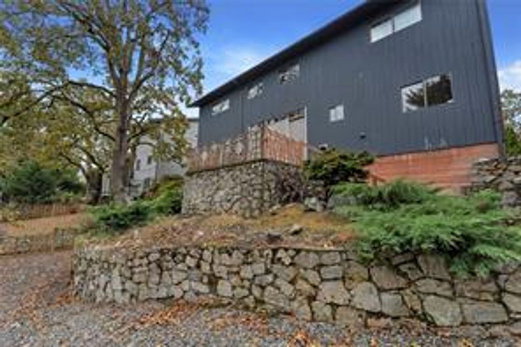 listing image 16044262036081