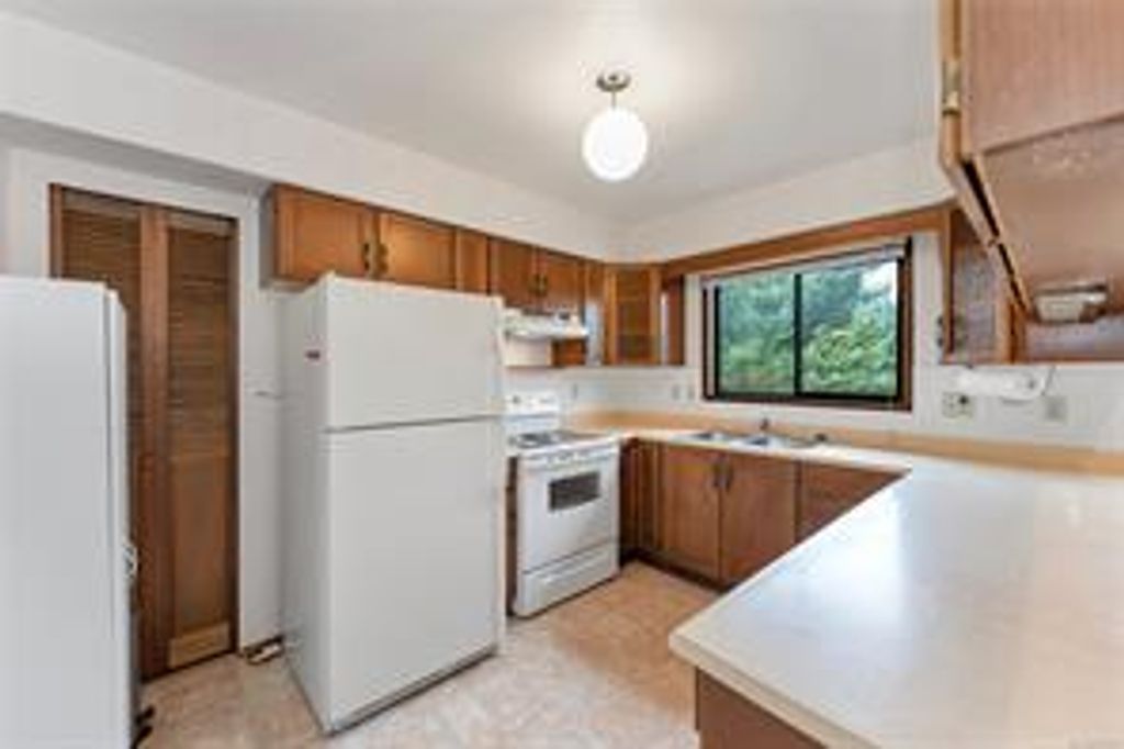 listing image 16044065990911