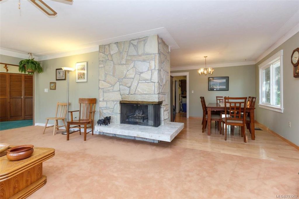 listing image 16048739126003340798