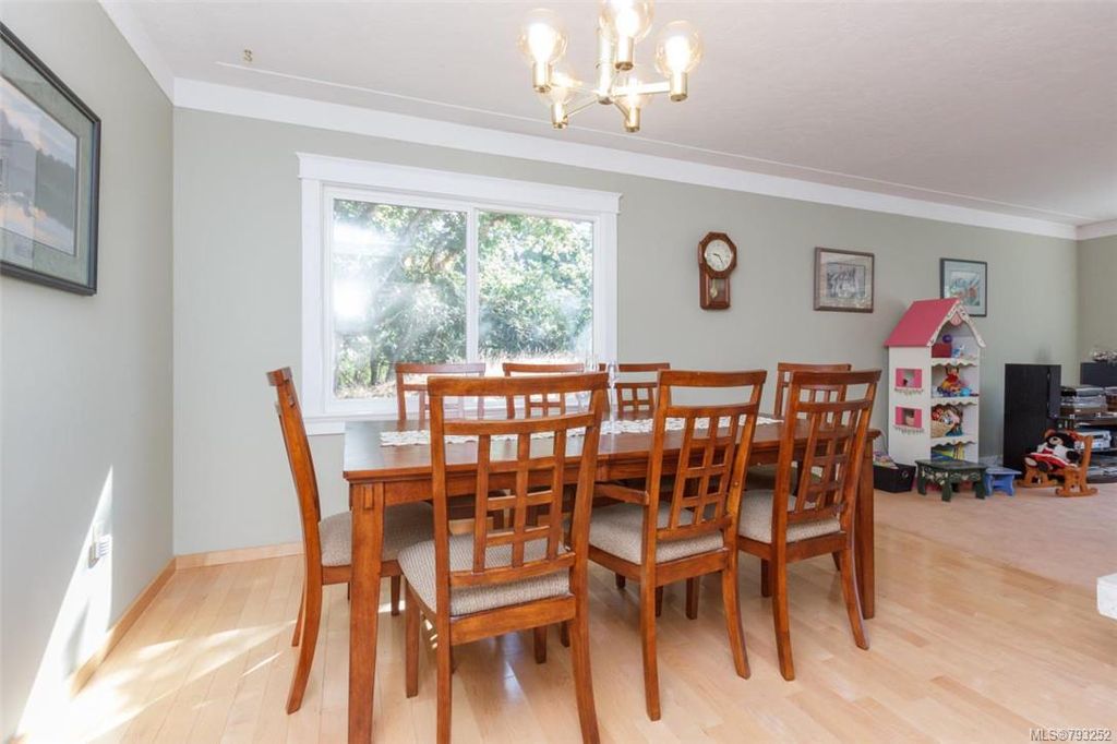 listing image 16044877351430913196
