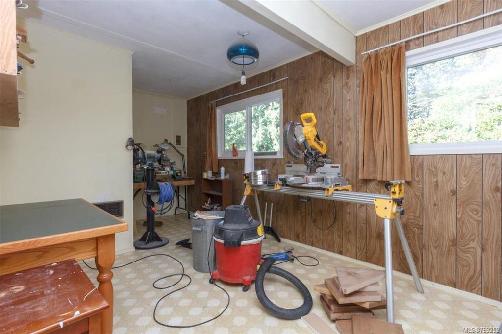listing image 16041649394956343958