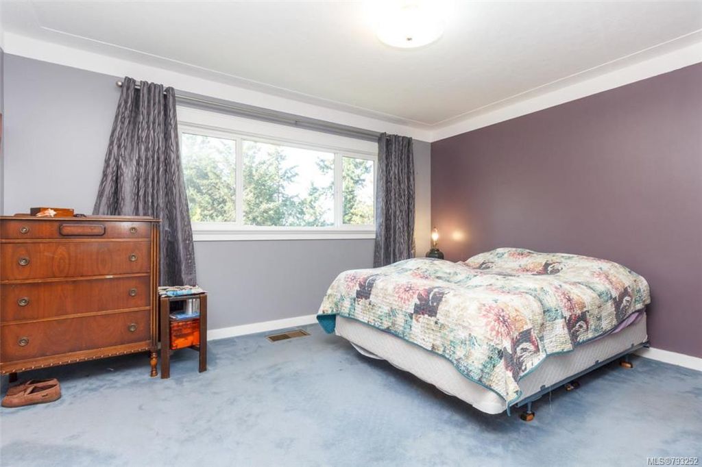 listing image 16048625601139255584