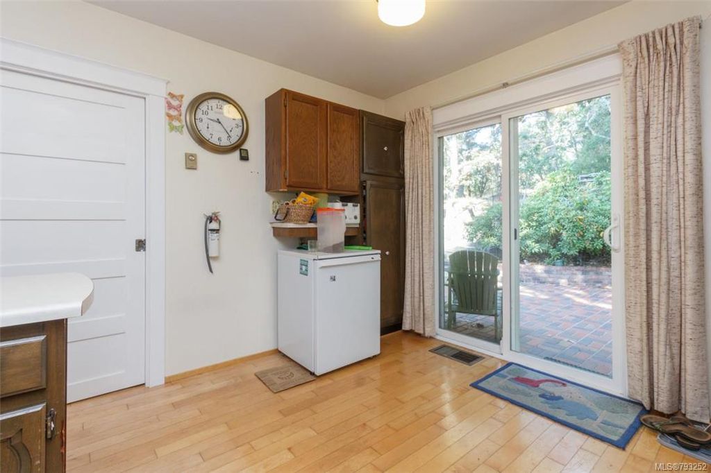 listing image 16049173160189299688