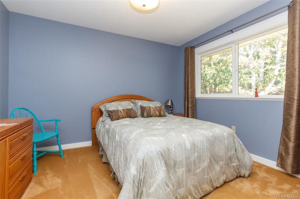 listing image 16049342733744008750