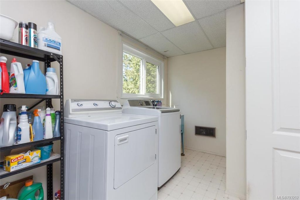 listing image 16048421728521536079