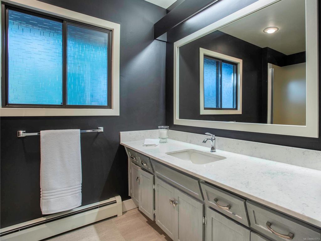listing image 16049388521109687209