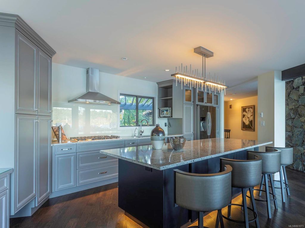 listing image 16047943307715621597