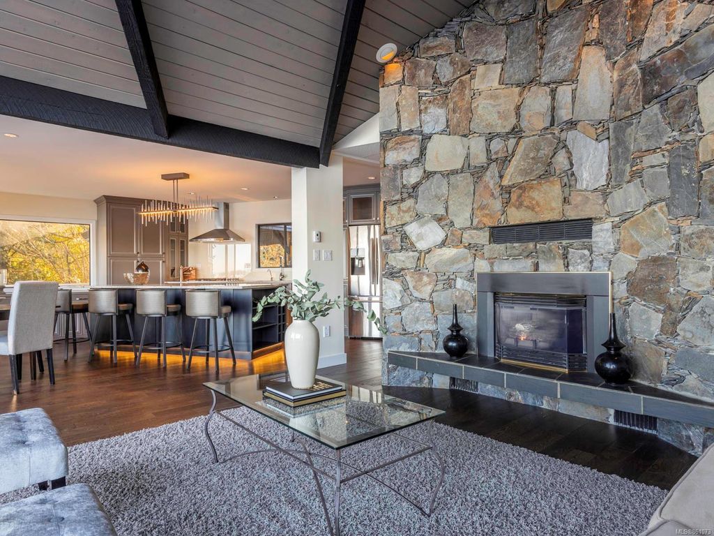 listing image 16046694217269222690