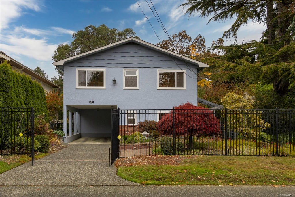 2464 HAZEL ST, OAK BAY, BC V8S 2X5 - Image 3900910818.jpeg?d=l