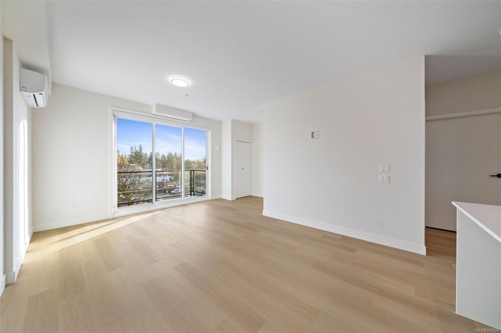 listing image 16047744365520429316