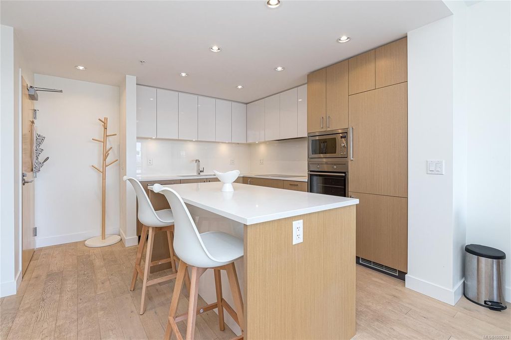 listing image 16045261835876122912