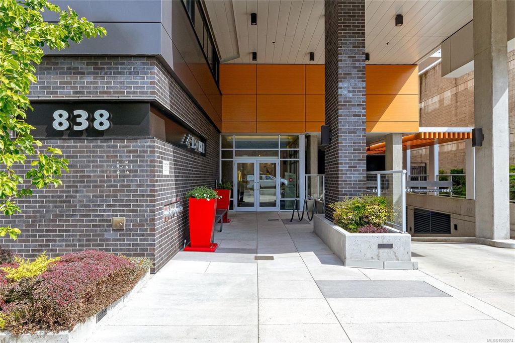 listing image 16048532351147684750