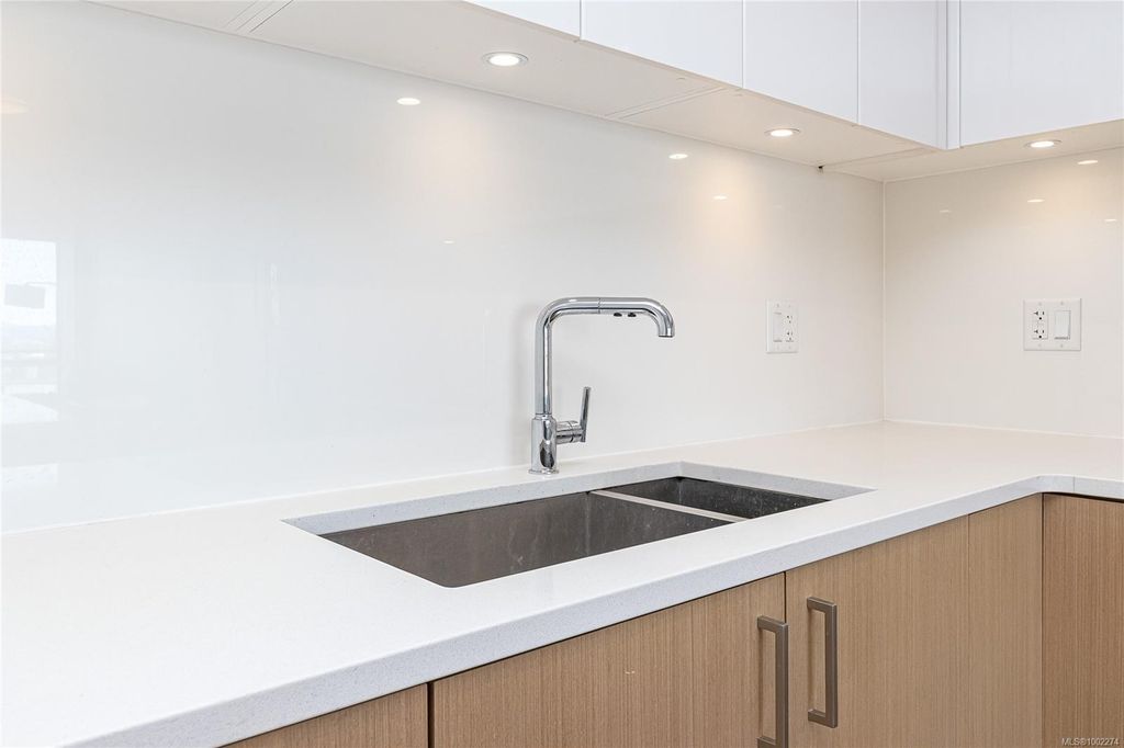 listing image 16043901752967451693