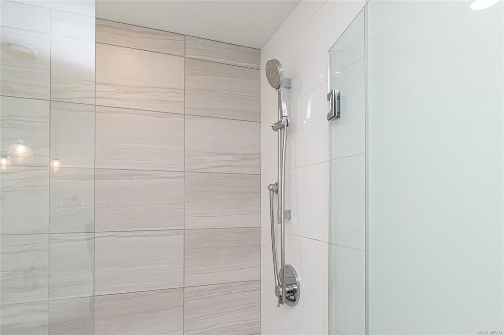 listing image 16040220559873257205