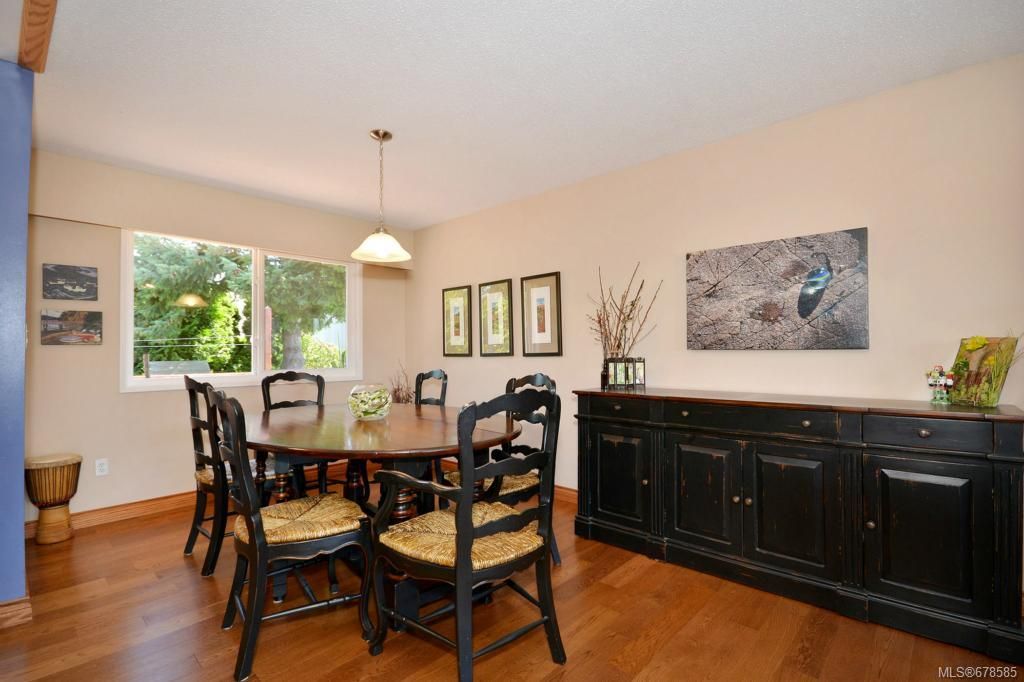 listing image 16044972836488400431