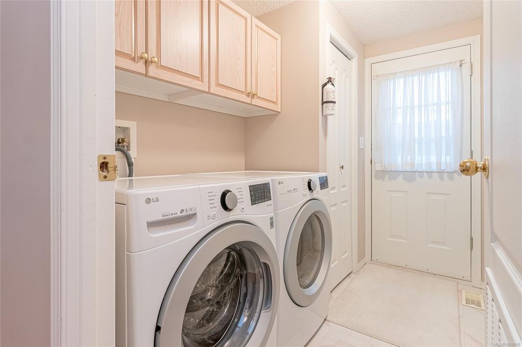 listing image 16041014243598142430