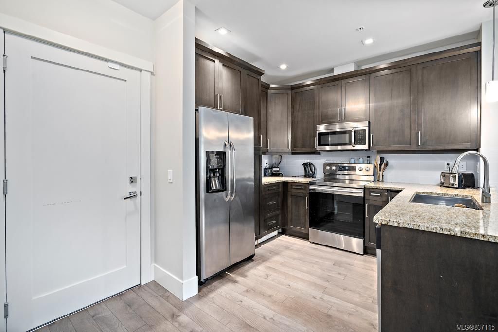 listing image 16048865828004070881