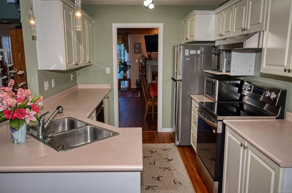 listing image 16045359845629555065