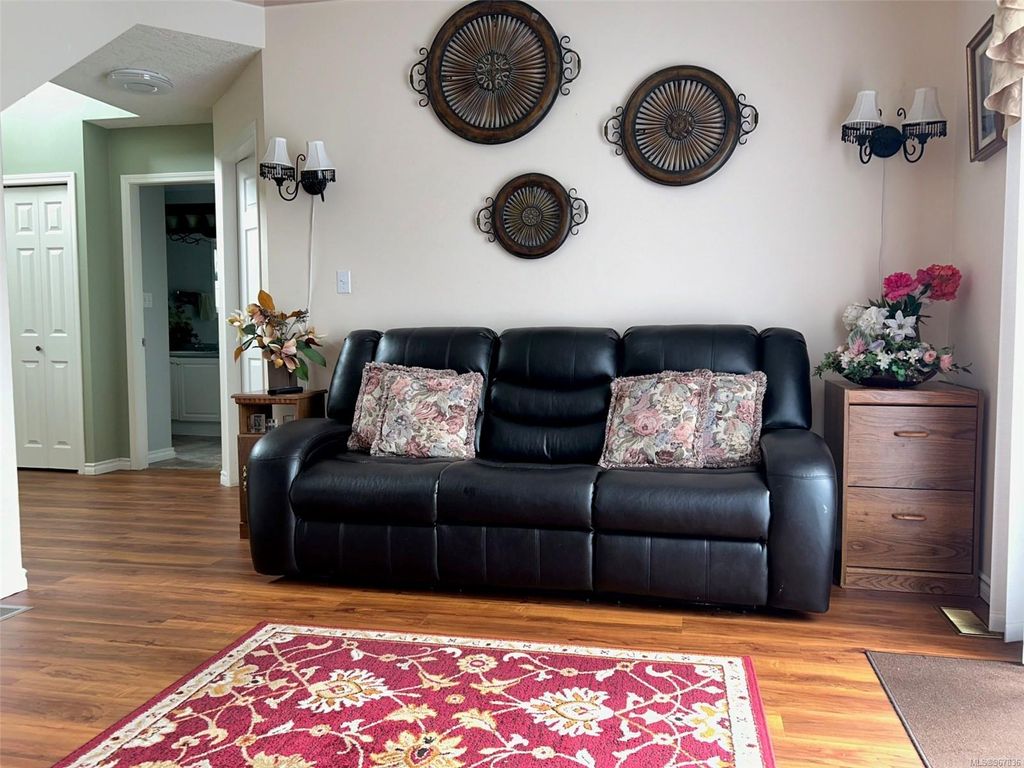 listing image 16042024419399984547