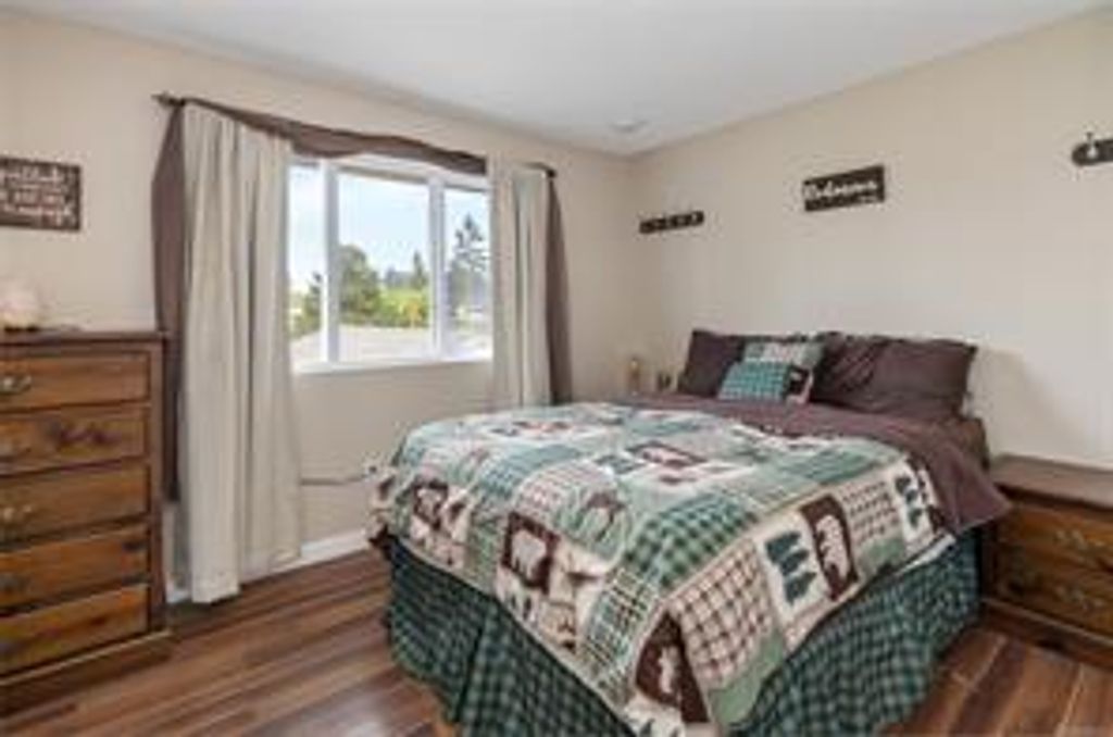 listing image 16041243414997