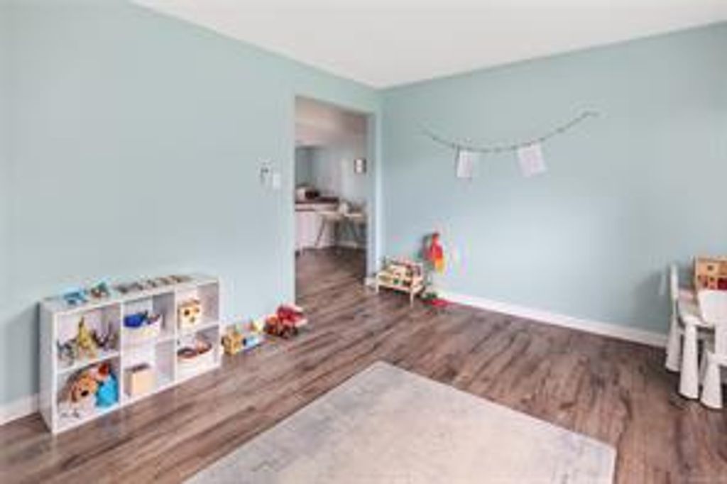 listing image 16043574471392