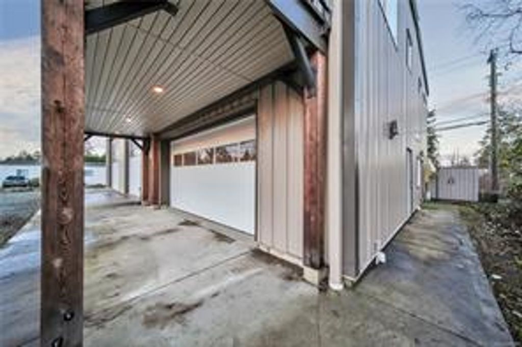 listing image 16047779754272875134