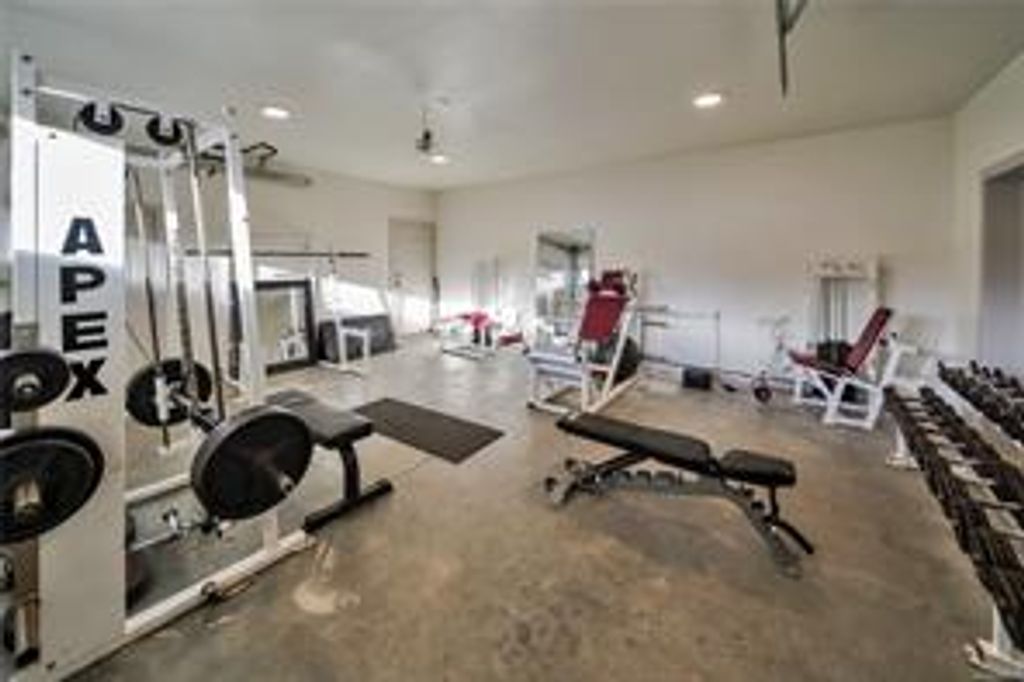 listing image 16041858288144913088
