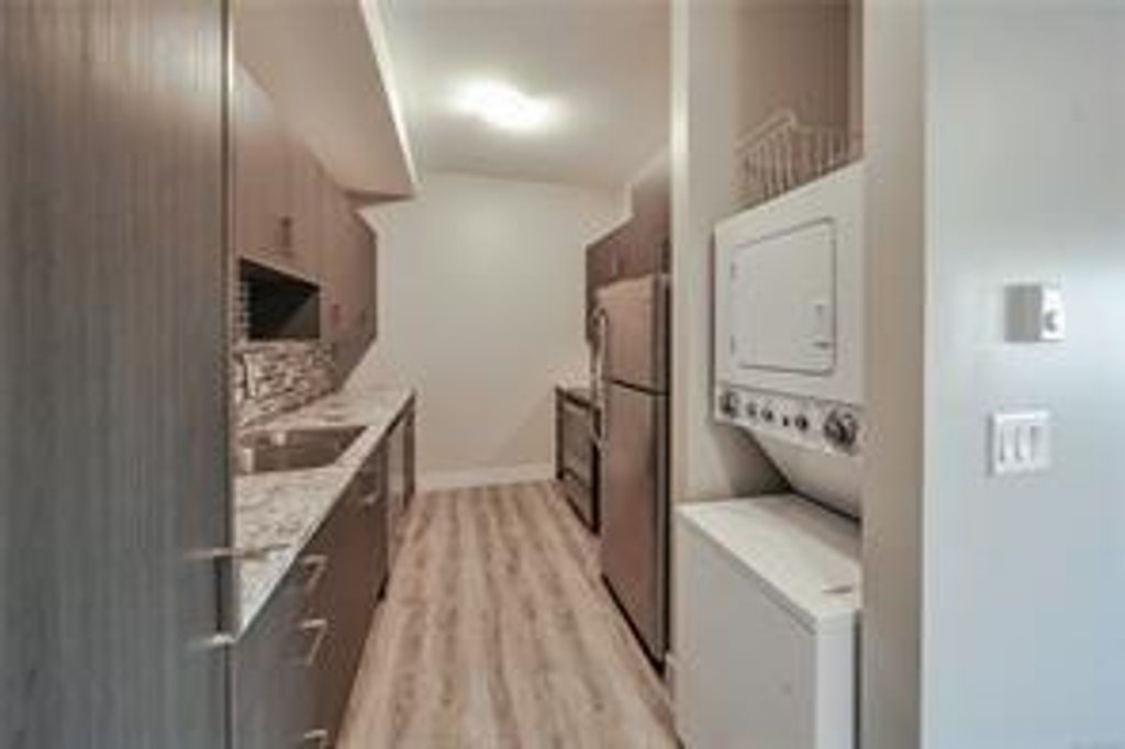 listing image 16045495877492694178