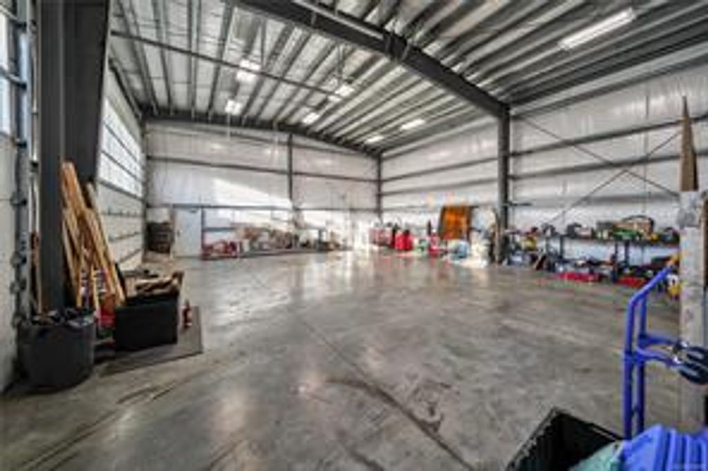 listing image 16041388895216750653
