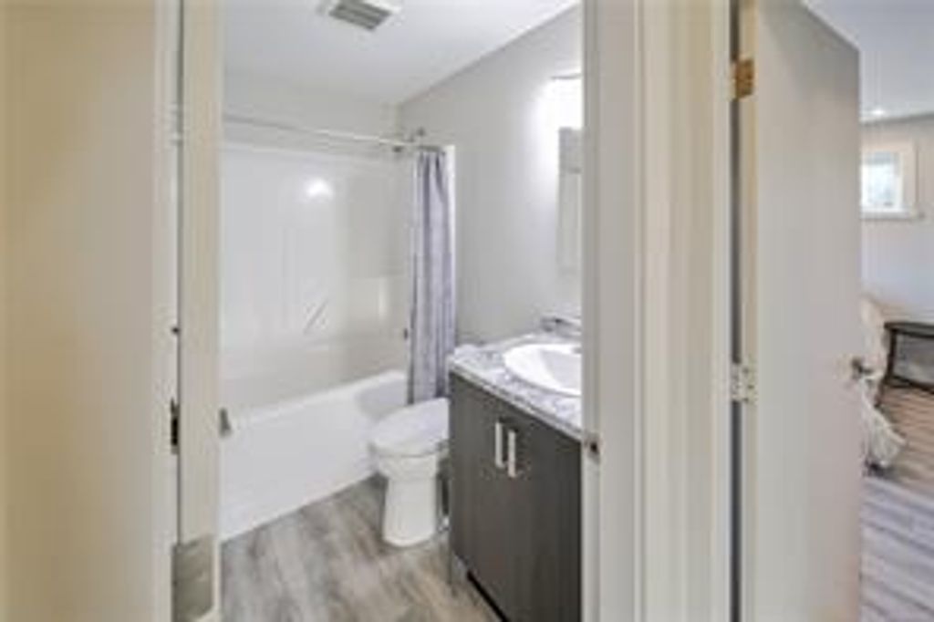 listing image 16040070499444538616