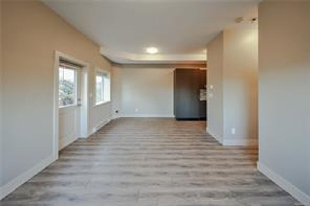 listing image 16044786081874298090