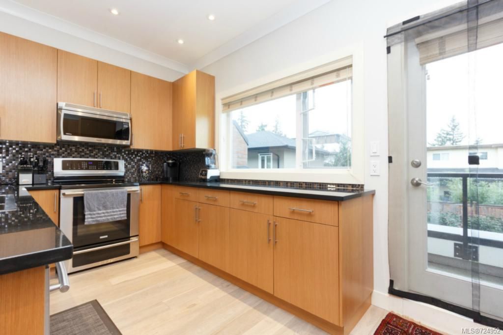 listing image 16044586176459875835