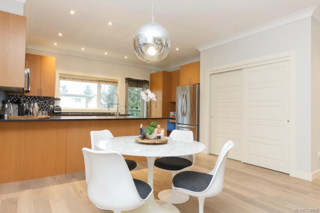 listing image 16044539507759656659