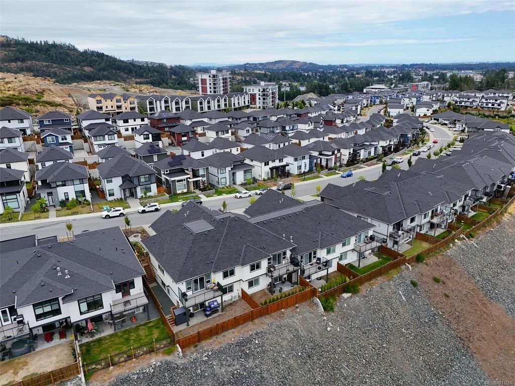 listing image 16044871945684559601