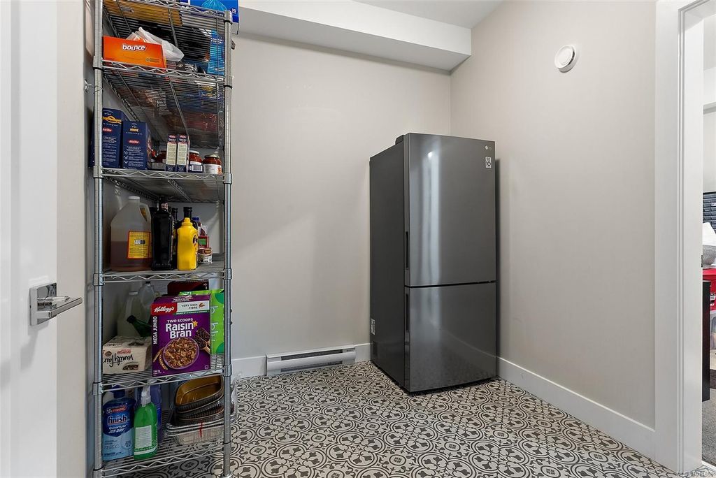 listing image 16048964454714590602