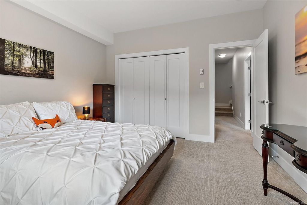 listing image 16048491423286488594