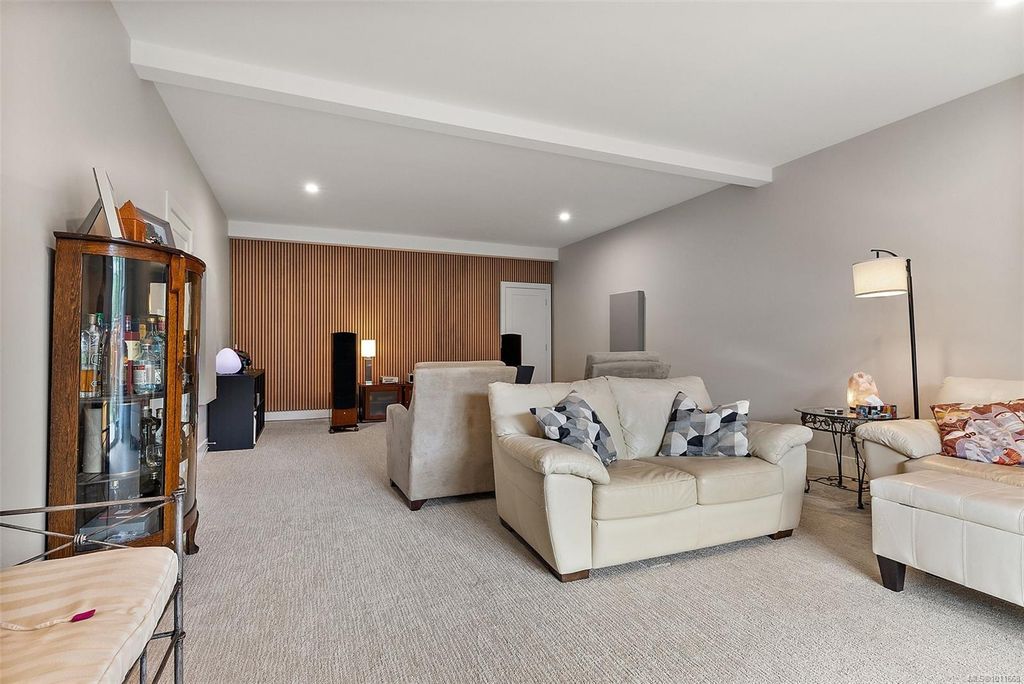 listing image 16042959257799782873