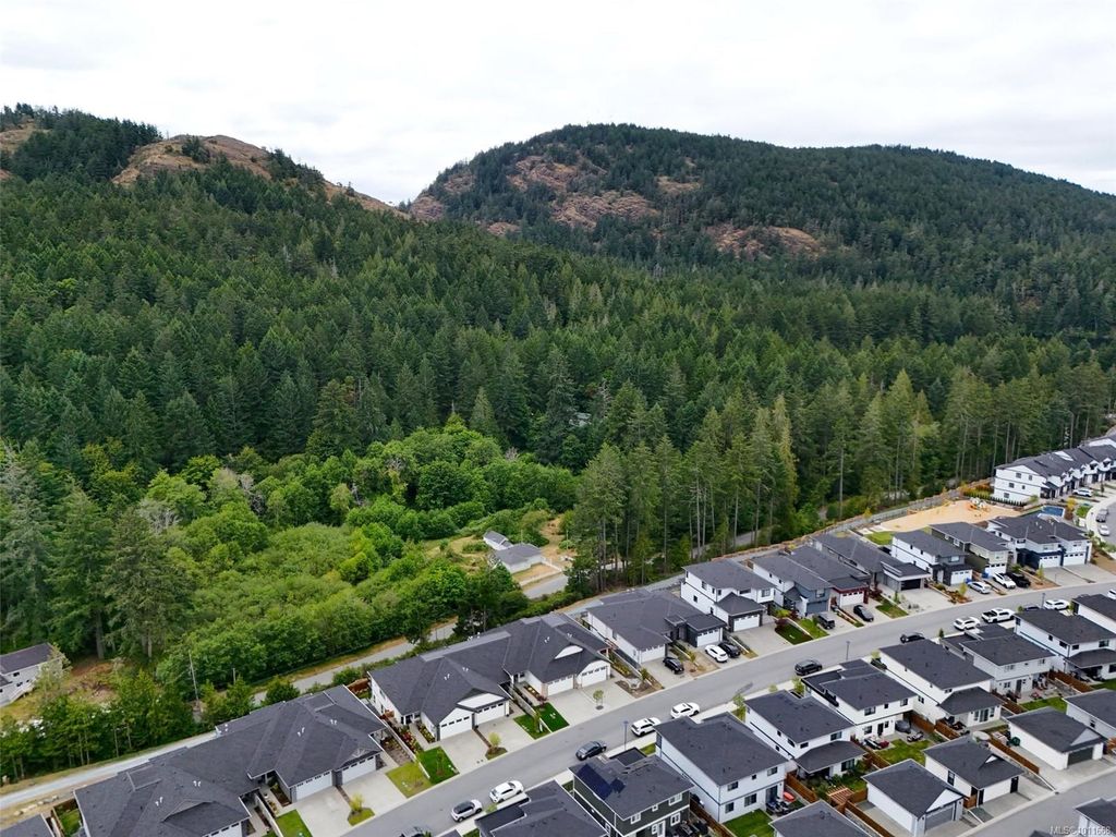 listing image 16045827309848147059