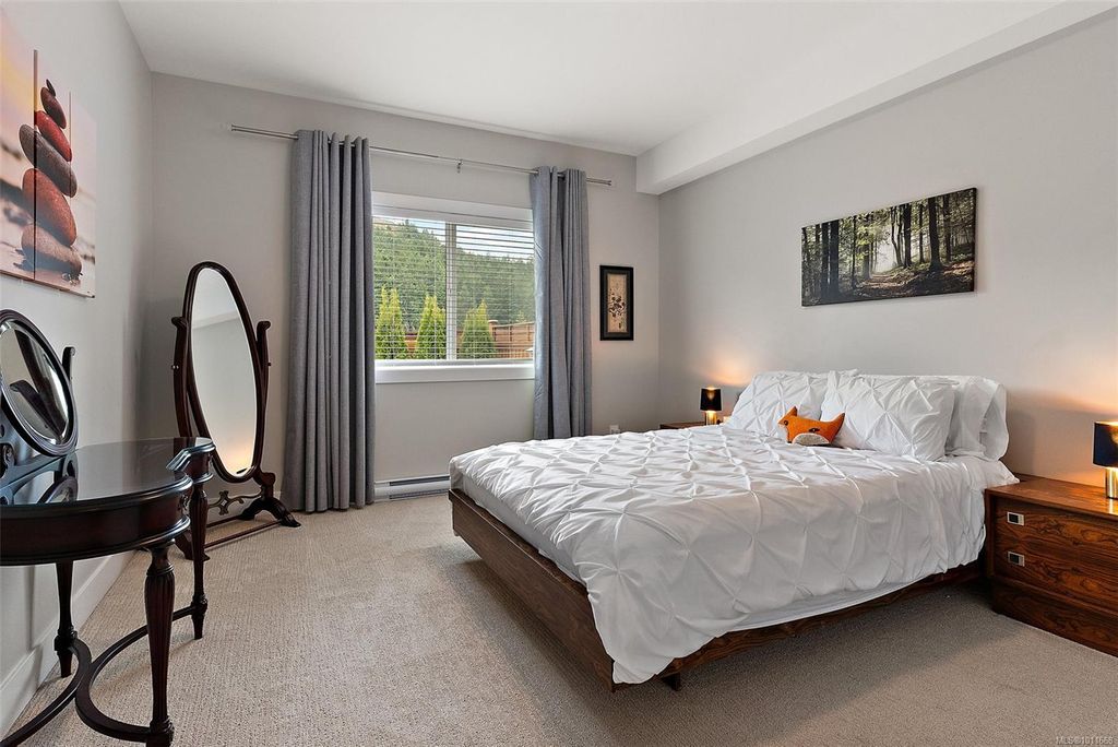 listing image 16048658993549004715