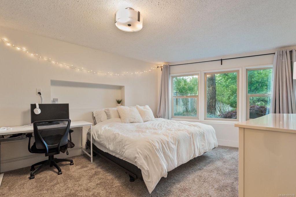 listing image 16043772043795567759