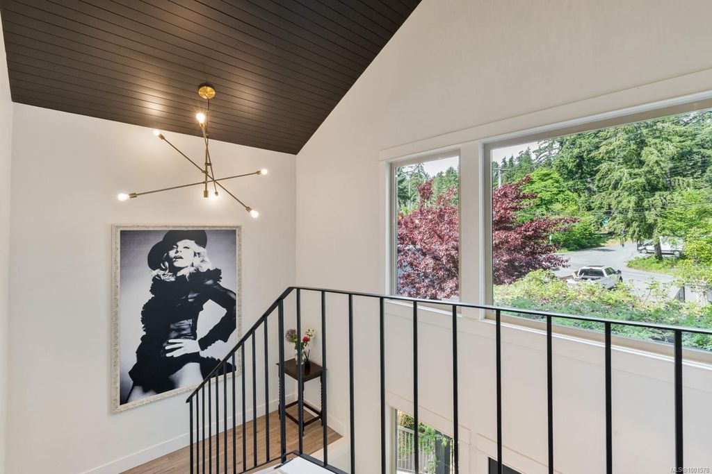 listing image 16042989211073625884