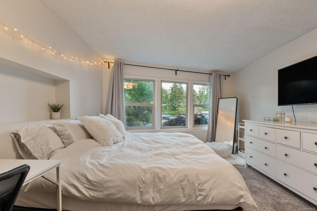 listing image 16046132370996177462