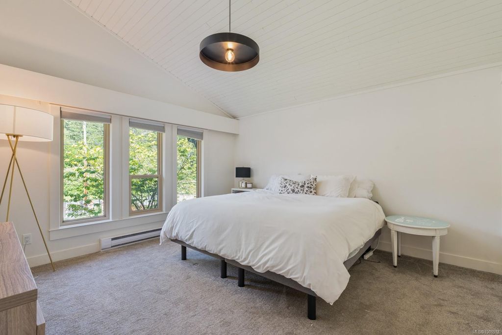 listing image 16049746370834297510