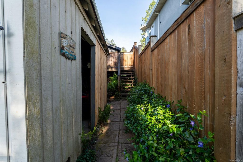 listing image 16049769828334101992