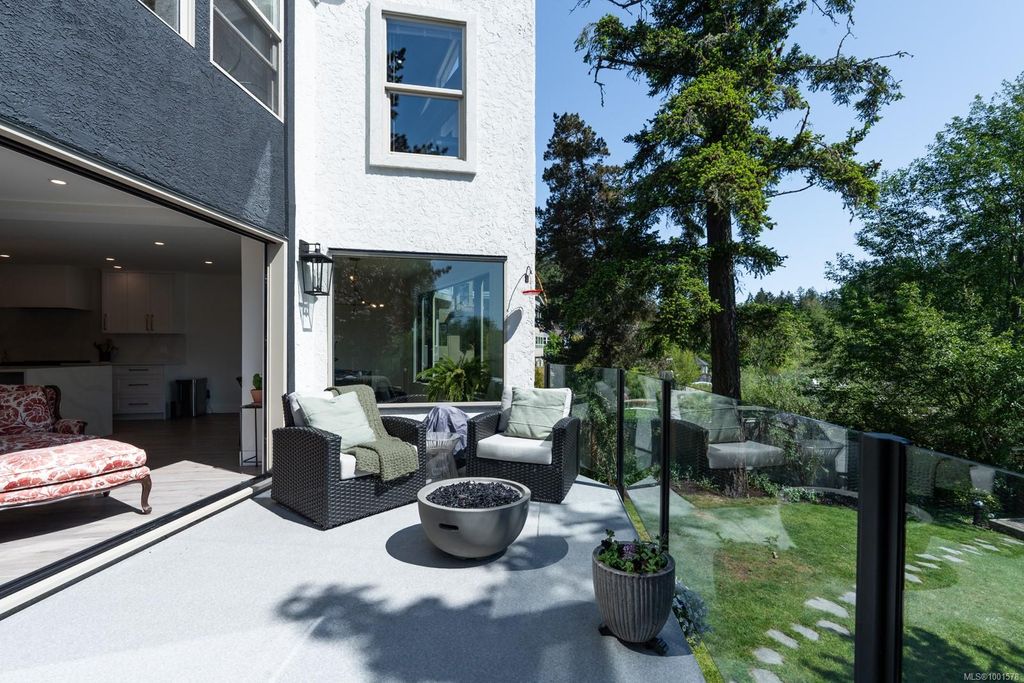 listing image 16048803436612299908