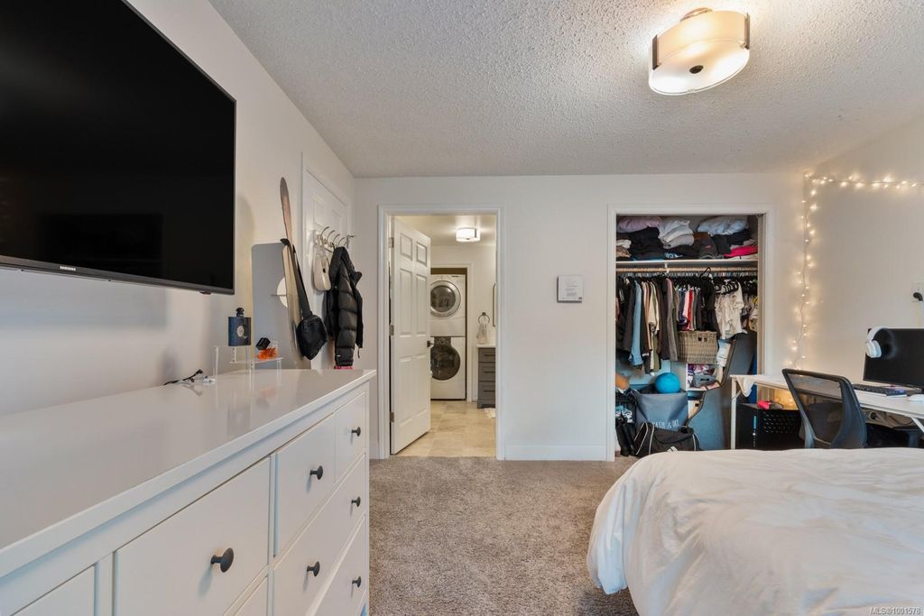 listing image 16042609114088164479