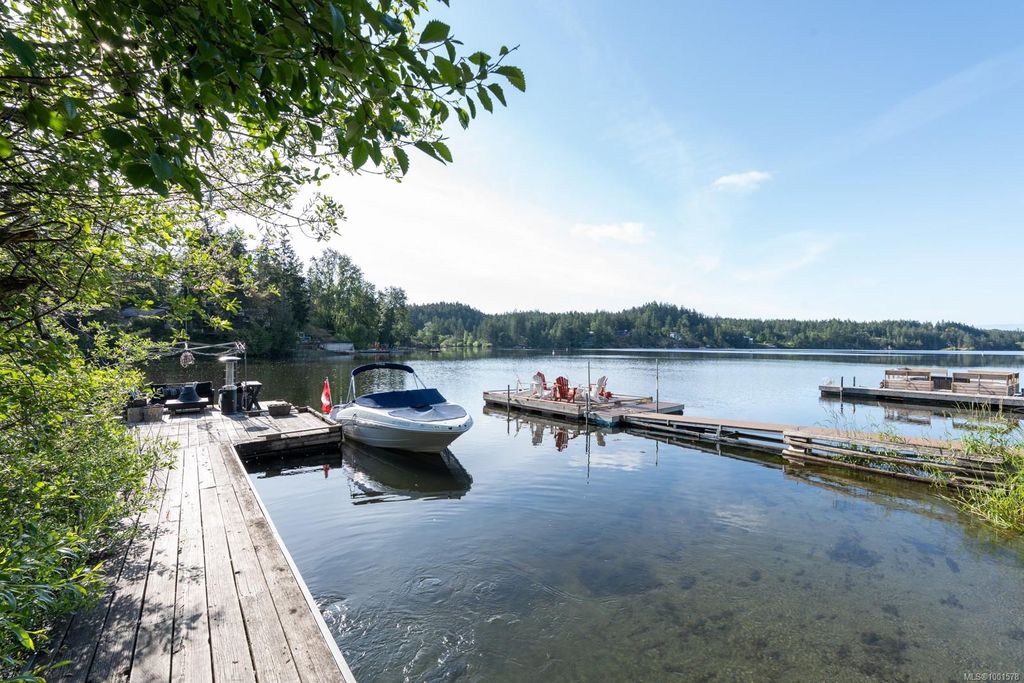 listing image 16048037196118432514