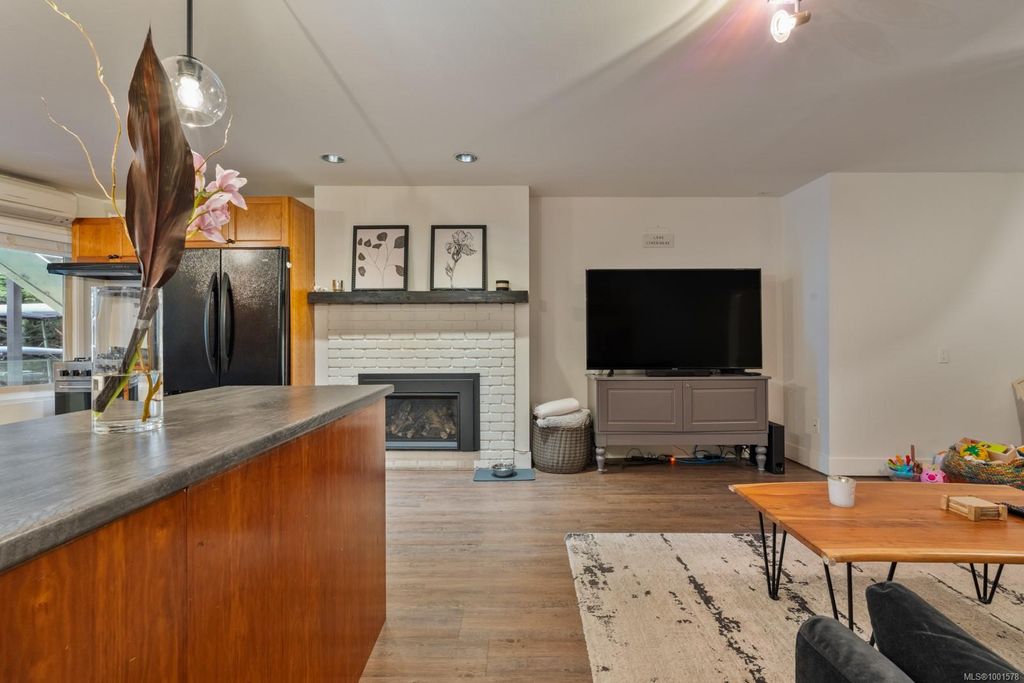 listing image 16040632391746705262