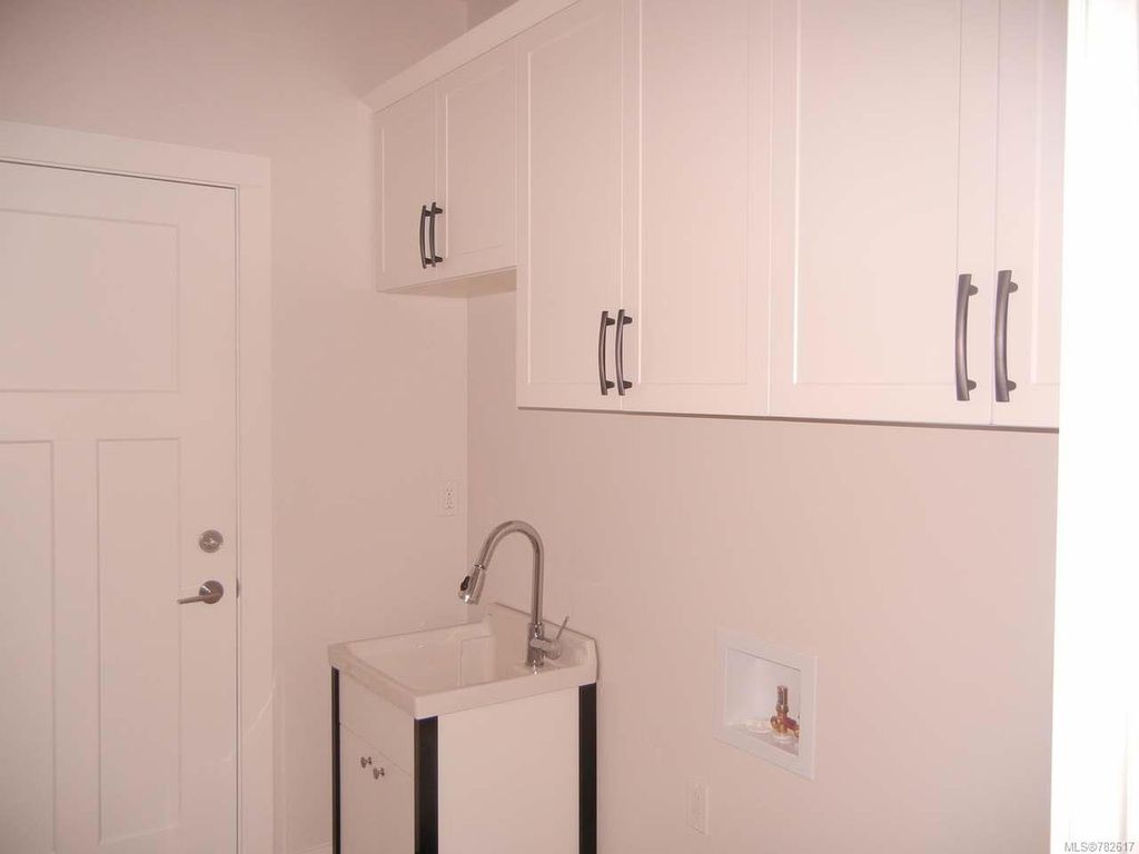 listing image 16041318780534038347